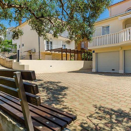 טרוגיר Apartments And Room Maestral מראה חיצוני תמונה