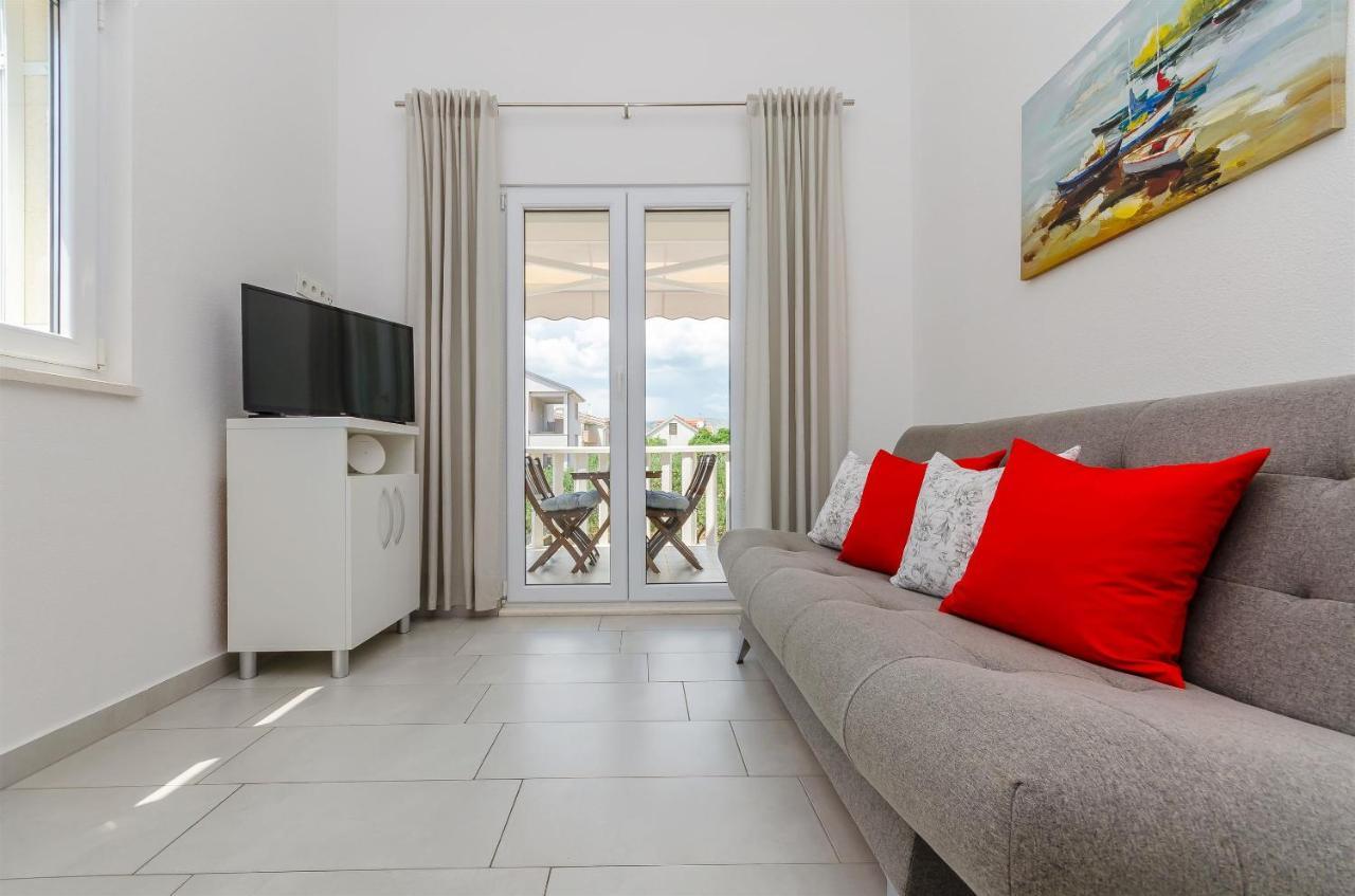 טרוגיר Apartments And Room Maestral מראה חיצוני תמונה