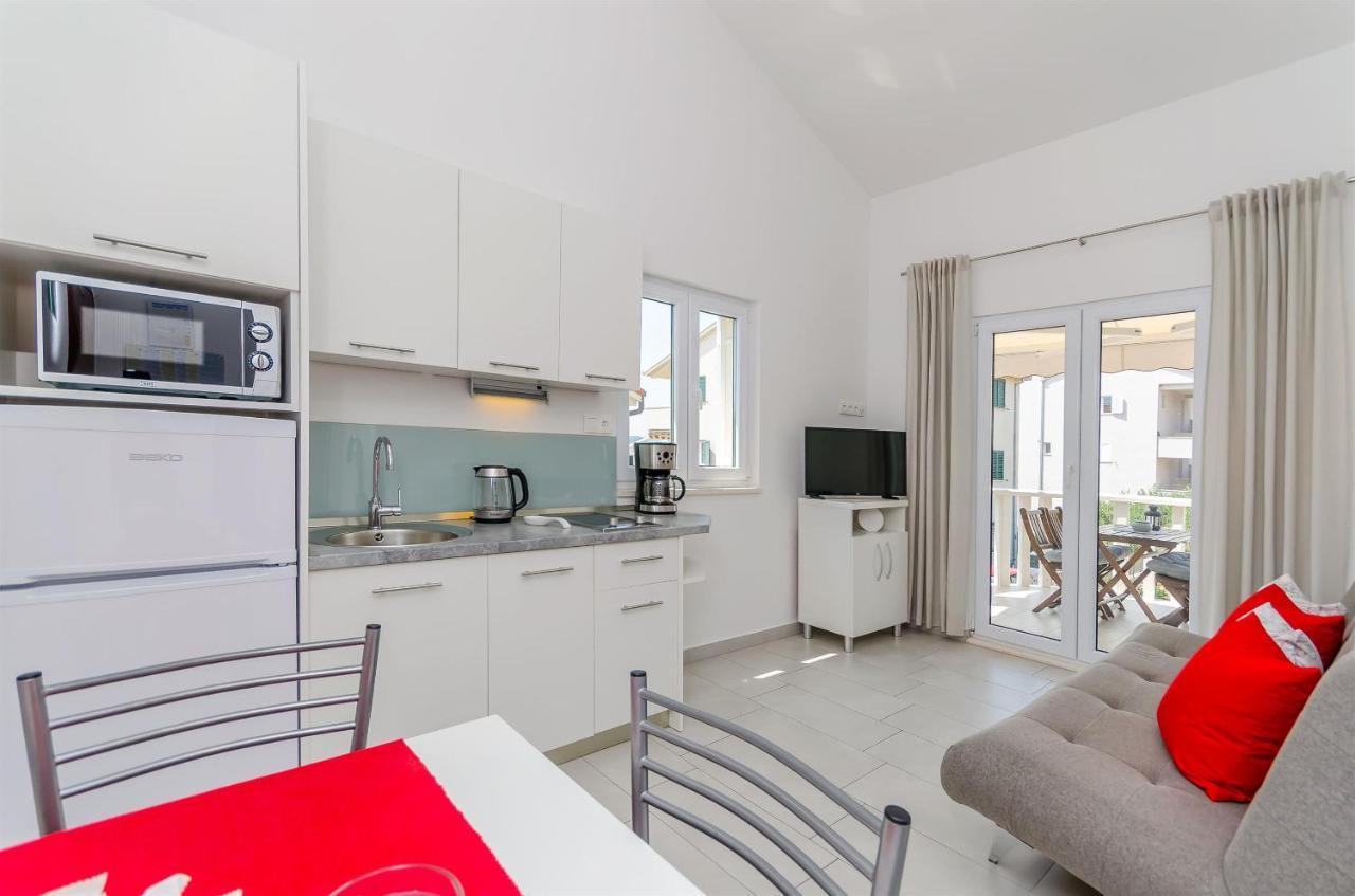 טרוגיר Apartments And Room Maestral מראה חיצוני תמונה