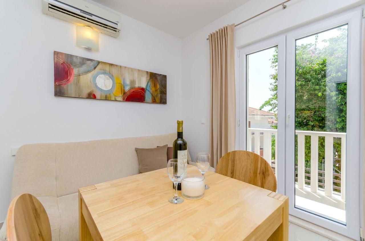 טרוגיר Apartments And Room Maestral מראה חיצוני תמונה