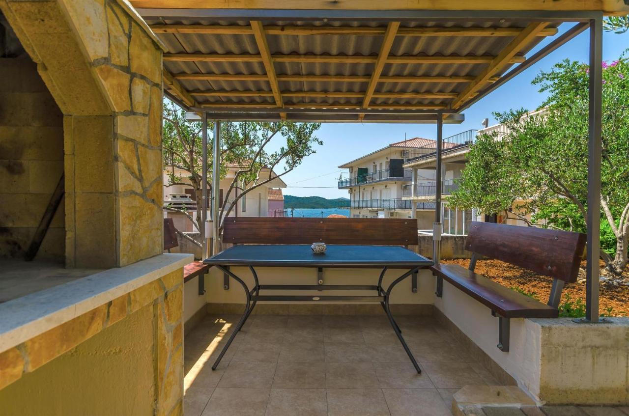 טרוגיר Apartments And Room Maestral מראה חיצוני תמונה