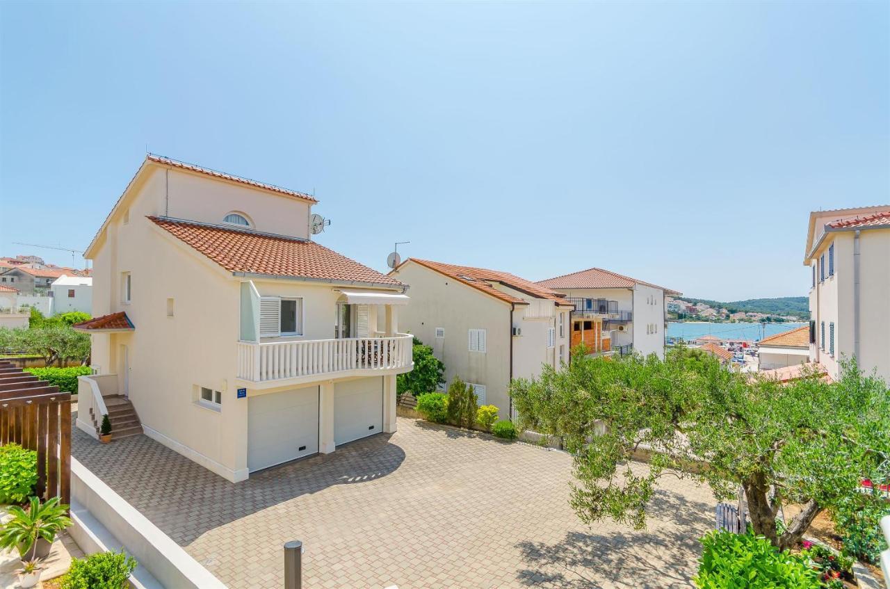 טרוגיר Apartments And Room Maestral מראה חיצוני תמונה