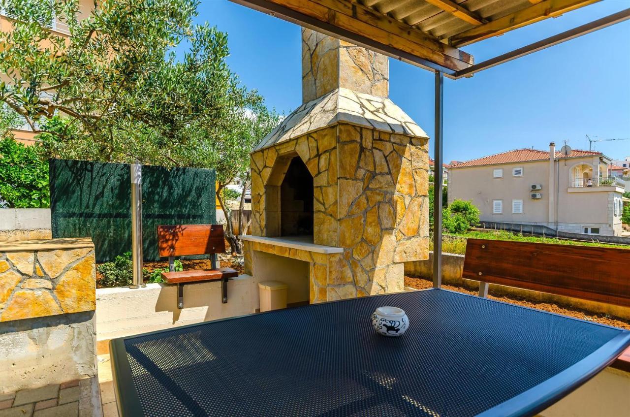 טרוגיר Apartments And Room Maestral מראה חיצוני תמונה