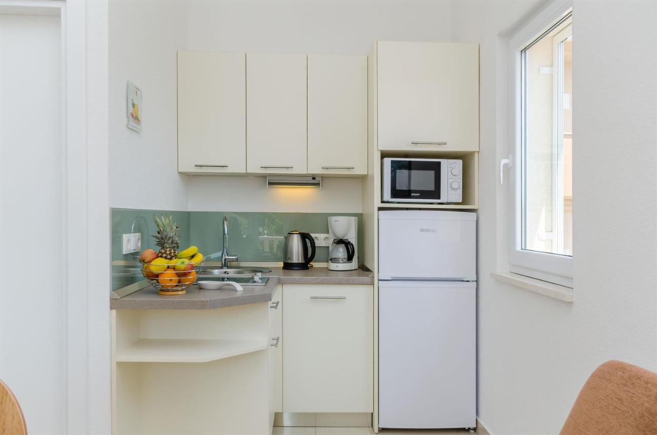 טרוגיר Apartments And Room Maestral מראה חיצוני תמונה