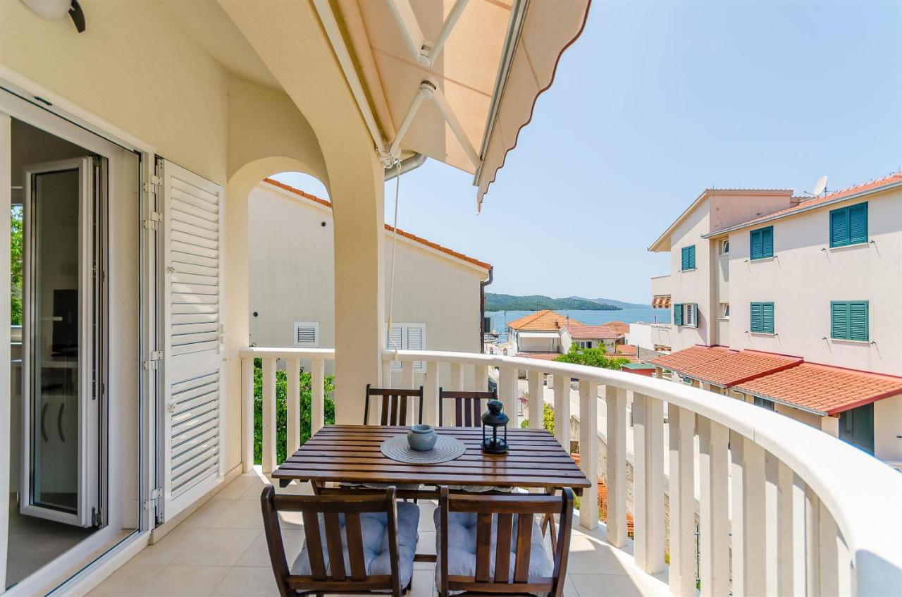 טרוגיר Apartments And Room Maestral מראה חיצוני תמונה