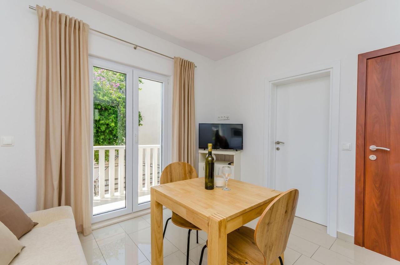 טרוגיר Apartments And Room Maestral מראה חיצוני תמונה