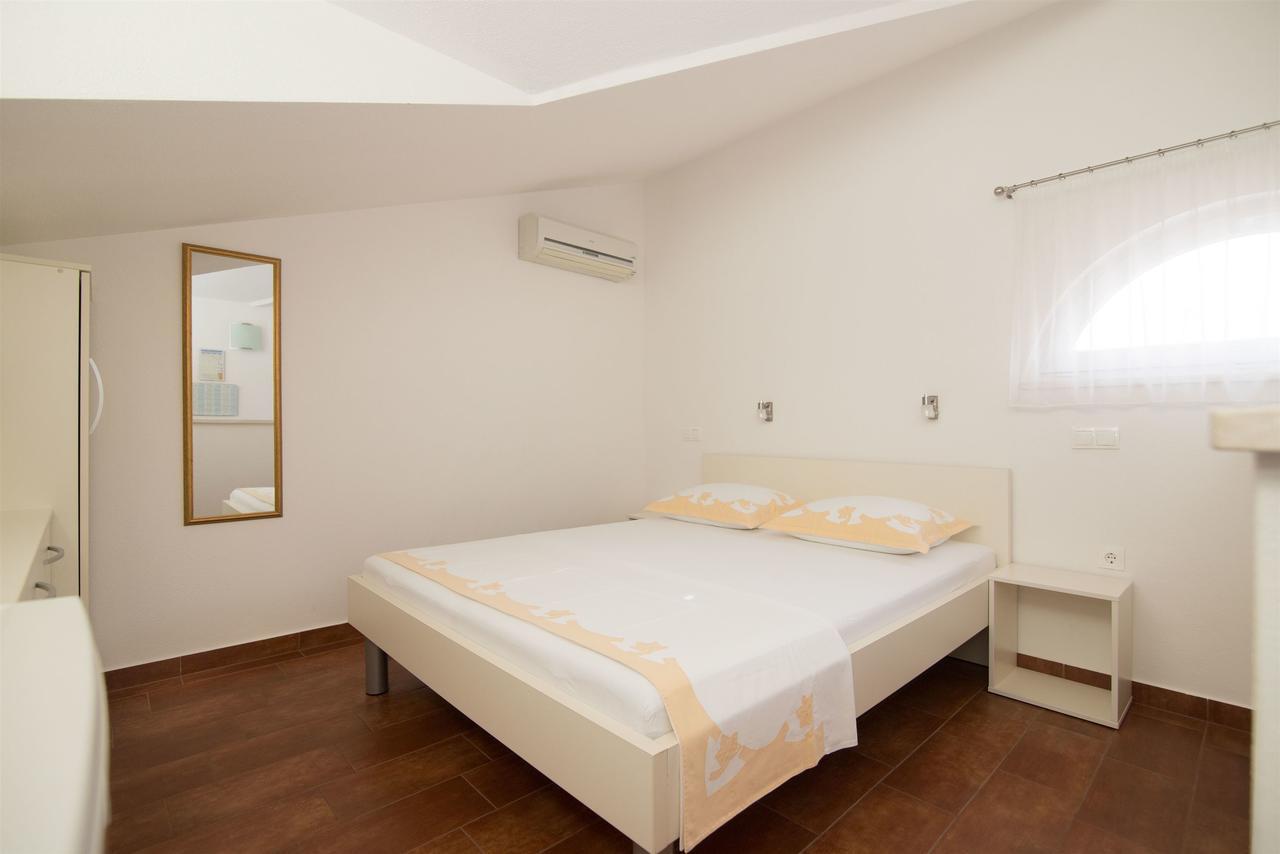 טרוגיר Apartments And Room Maestral מראה חיצוני תמונה