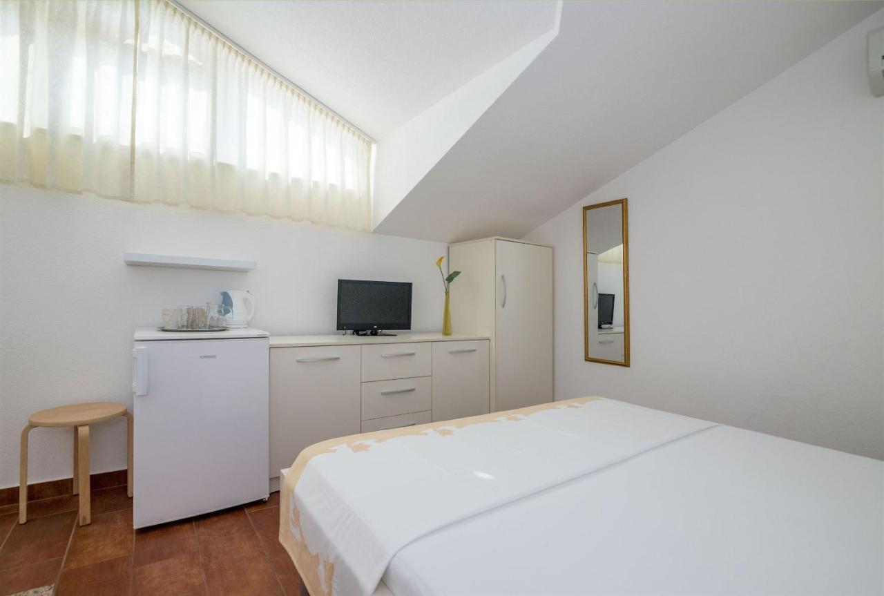 טרוגיר Apartments And Room Maestral מראה חיצוני תמונה